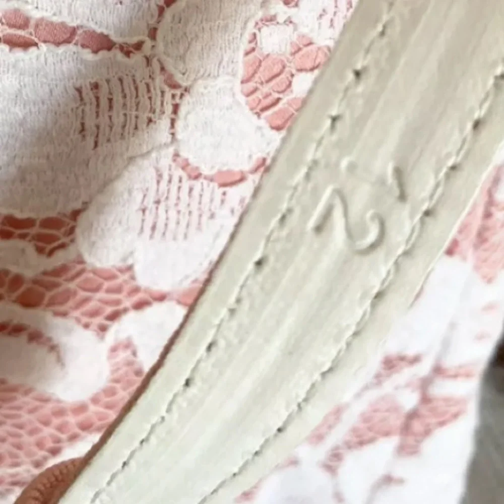 Review Pink and White Lace Dress With Belt Knee Length Fit and Flare Size 12 - Picture 5 of 7